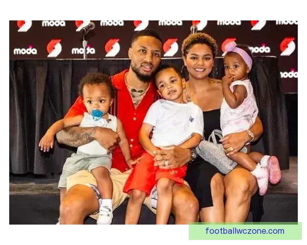 杨瀚森女友与利拉德儿子欢乐互动社媒晒温馨合影瞬间